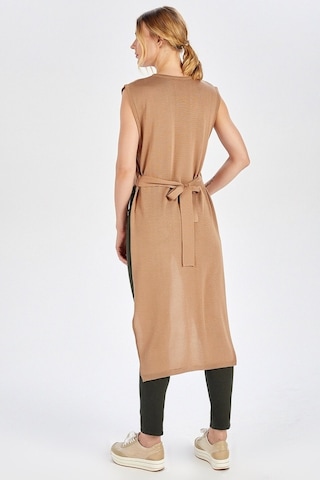 Peraluna Arkası Uzun Kemerli Kamel Rengi Kolsuz Kadın Triko Bluz-Camel