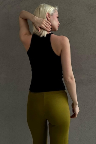 Madmext Siyah Basic Vücuda Oturan Kolsuz Kadın Atlet Mg2639 Siyah