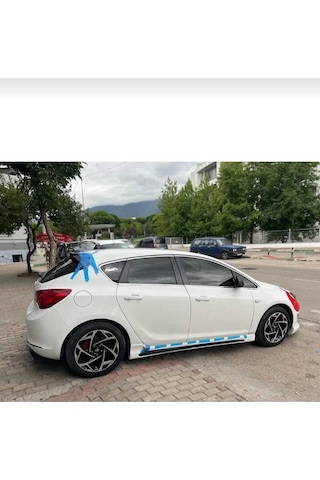 Opel Astra J Kanallı Yan Marşpiyel Çift Plastik