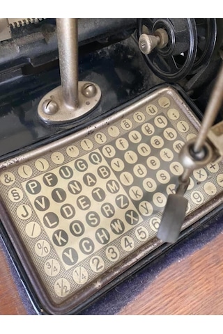 Aeg Mignon 4 Antika Daktilo - Koleksiyonluk Ahşap Kasalı Daktilo No3