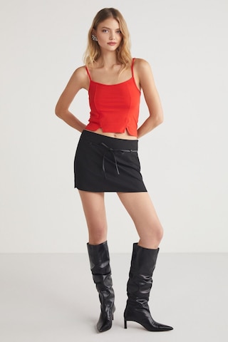 Ethıquet Mıkela Kadın Viskon Askılı Yırtmaçlı Vücüdu Saran Crop Kırmızı Body