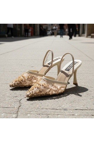 Lebibe Shoes Meggıe Kadın Bej Sivri Burun 7 Cm Topuklu Tül Üzerine İnci İşlemeli Slingback Ayakkabı