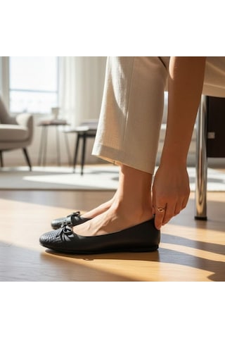 Ne&ve Shoes Siyah Deri Yılan Baski Garnili Biye Detaylı Kadın Babet