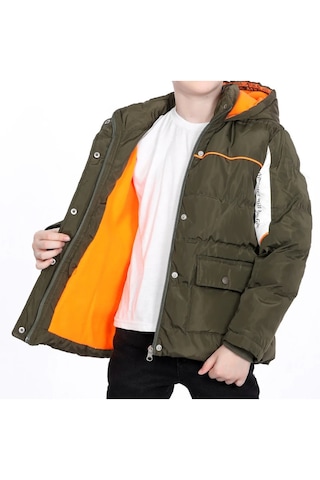 Erkek Çocuk Kolları Renk Bloklu Yazı Desenli Şerit Detaylı Fermuar Çıtçıt Kapamalı Haki Renk Mont Haki