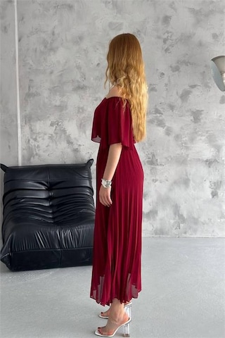 Neşeli Butik Kadın Madonna Yaka Piliseli Şifon Elbise Nbk2099 Bordo