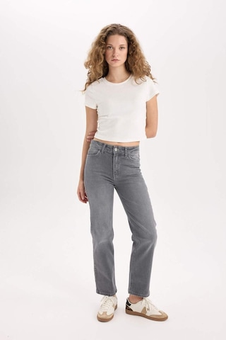 DeFacto Comfort Straight Yüksek Bel Bilek Boy Jean Yıkamalı Pantolon E3413AXNSNM36