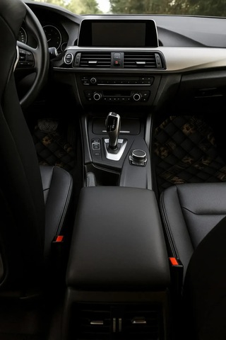 Dekoratif Oto Paspas Takımı Universal Kesim Siyah Altın Desen 4 Parça Araba Paspası