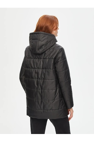 Faik Sönmez Yanları Fermuar Detaylı Kapüşonlu Kapitone Kadın Kaban Siyah