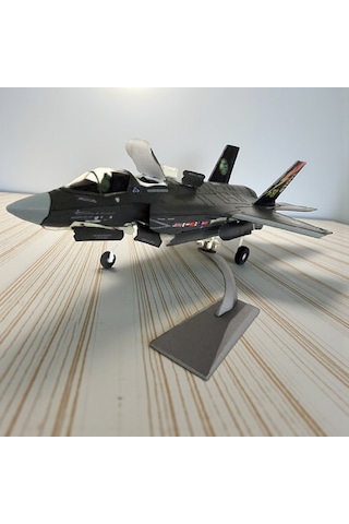 1/72 Ölçek F35 Savaş Uçağı Maketi 22x15x7 Cm Dekoratif Model Uçak .