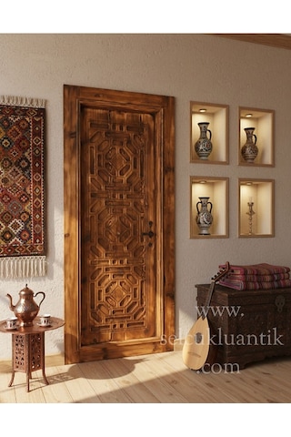 Mahde Ahşap Oymalı Oda Kapısı