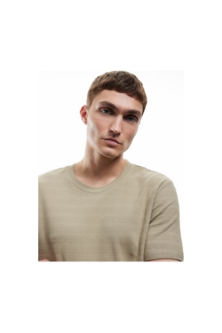 Koton Bisiklet Yaka Dokulu Kısa Kollu Pamuklu Slim Fit Tişört Yeşil 6wam10056hk Yeşil
