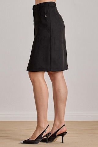 Diz Boy Siyah Süet Etek Siyah