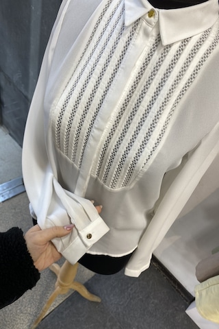 Pera Moda Önü Dantelli Küçük Ve Büyük Beden Şık Gömlek Beyaz