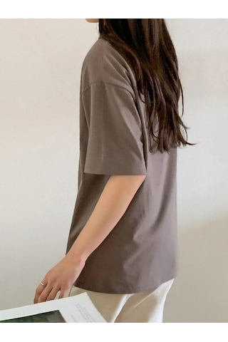 Flood Of Style Kadın Kahverengi Hayali Kadın Figür Baskılı Bisiket Yaka Tshirt