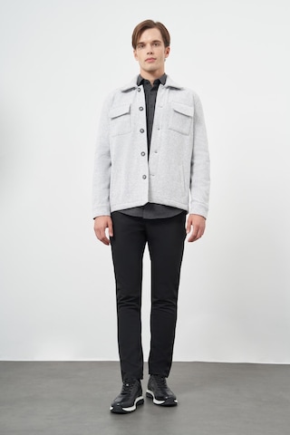 İmza Gri Örme Polo Yaka Jakarlı Desen Yırtmaçsız Astarsız Slim Fit Classic Mont 1007245161 Gri