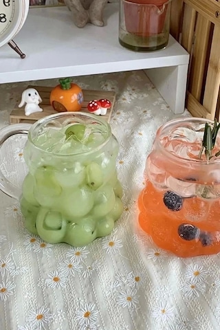 4'lü Bambu Kapaklı Boncuk Üzüm Tanesi Bardak 350ml Isıya Dayanıklı Cam Pipetli Kahve Sunum Bej