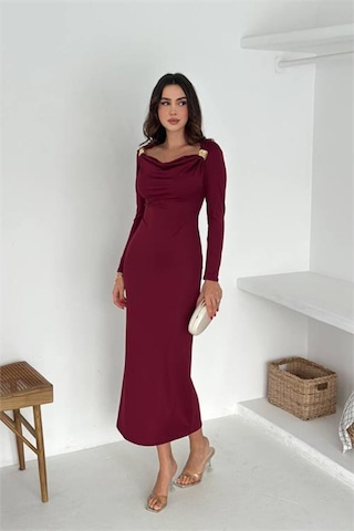 Neşeli Butik Kadın Drapeli Kayık Yaka Gold Aksesuarlı Elbise Nbk4386 Bordo