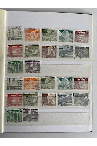 Helvetia İsviçre Pul Koleksiyonu Albümü 300 Adet - Yabancı Pul 064