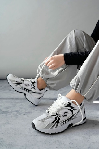 Muggo Mojeh Kadın Ortopedik Günlük Garantili Bağcıklı Yürüyüş Koşu Sneaker Spor Ayakkabı Beyaz