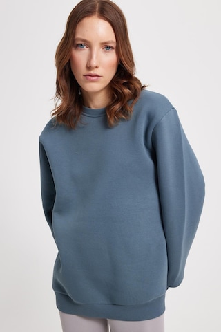 Tudors Kadın Oversize Geniş Kesim Pamuklu 3 İplik İçi Polarlı Basic Koyu Gri Bisiklet Yaka Sweatshirt-42289 Koyu Gri