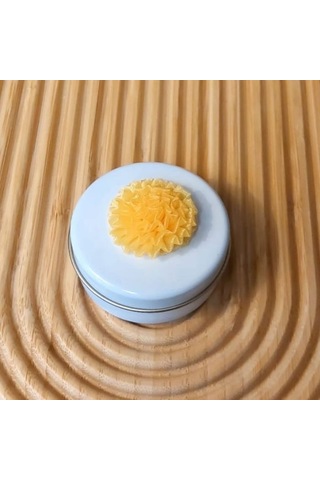 Uretti - Ayşe 7362 0535 El Yapımı Bitkisel Kokulu Metal Kutuda Mum - 3 X 7 Cm Beyaz