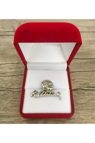 Atatürk İmzalı Ve Büstlü Şık Kutulu Yaka Rozeti Gümüş