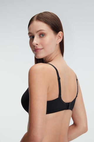 Siyah Balenli Desteksiz Dolgusuz Askıları Çıkabilen Günlük Klasik T-shirt Sütyeni Siyah