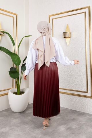Hira Life Fashion Kadın Tesettür Giyim Ve Deri Görünümlü Beli Lastik Detayı İle Piliseli Uzun Etek Bordo Bordo