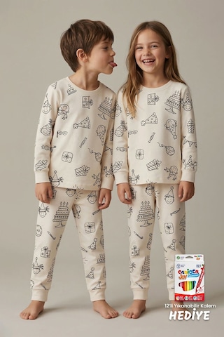 Zuzunga Boyanabilir Doğum Günü Temalı Çocuk Pijama Takımı Yıkanabilir 12-li Kalem Hediyeli Ekru1