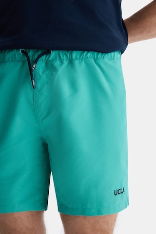 Ucla Perkıns Mavi Deniz Şort Nakışlı Standard Fit Erkek Deniz Şort Mavi