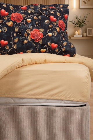 Roselia Luxe Çift Kişilik Gül Ve Kalp Desenli Premium 5d Uyku Seti Çeyiz Seti Lastikli Çarşaflı Siyah