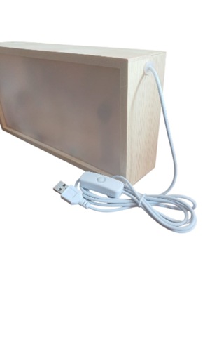 Sinematik Sevgiliye Hediye Kutusu Ahşap Ve Işıklı Usb İle Çalışır Arkası Fotograf Çerçevesidir -