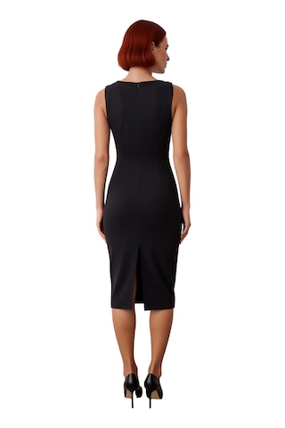 Ersefa Kadınlara Özel Aksesuar Detaylı Bodycon Midi Elbise Gece Şıklığı Siyah