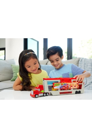 Cars Mack Tır Renk Değişimi Eğlencesi Oyun Seti HPD82