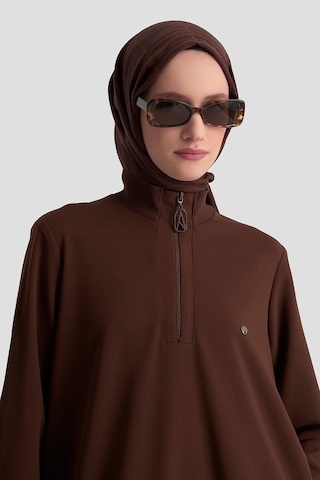 Armine Trend Yarım Fermuarlı Dik Yaka Uzun Kollu Rahat Kesim Basic Uzun Tunik 107 Cm Boy Kahverengi 26kt456