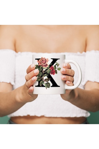 K Baş Harf Kırmızı Güller İle Sarılı Bardak 330 Ml Kişiye Özel Çiçekli Hediye Beyaz