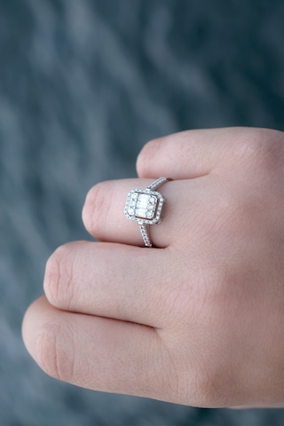 Modern Tasarım 0.80 Ct Baget Kare Tektaş Yüzük
