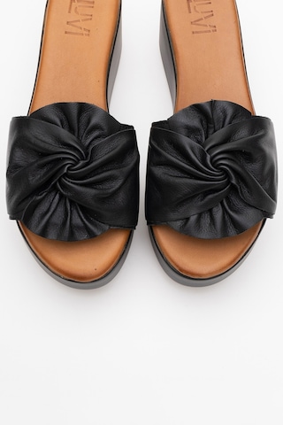 Luvishoes Luvi Shoes Jeff Siyah Cilt Hakiki Deri Fiyonklu Kadın Dolgu Topuklu Terlik Siyah