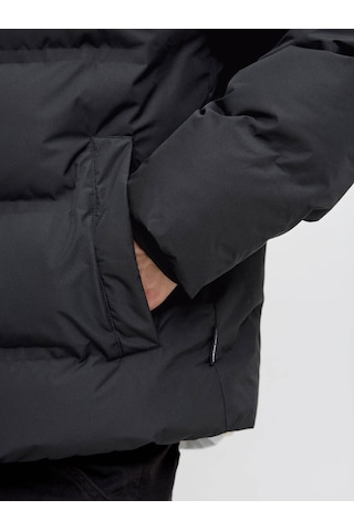 Jack & Jones Jjesoho Puffer Siyah Erkek Mont 12278750 Siyah