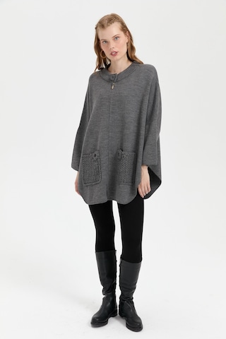 Kadın Dik Yaka Cebi Gül İşlemeli Fermuarlı Kısa Panço Gri Melanj Gri Melanj