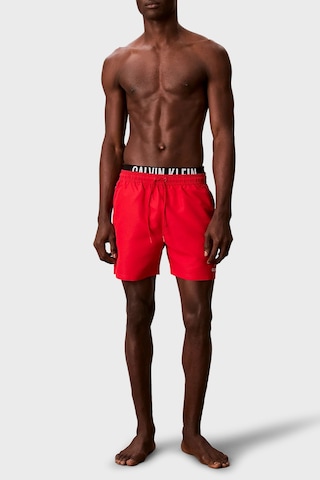Calvin Klein Erkek Deniz Şortu Lv00n61015 3t5 Kırmızı