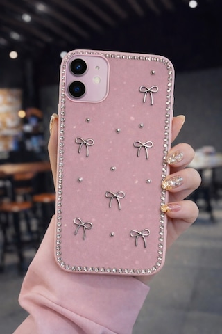 Apple Uyumlu iPhone 15 Fiyonk Figürlü Simli İnci Taşlı Lüx Silikon Kılıf Pembe