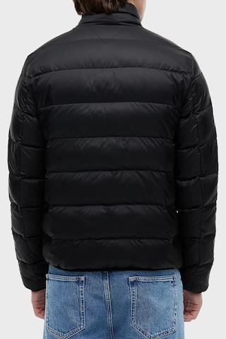Tommy Jeans Kapitoneli Relaxed Fit Dik Yaka Mont Erkek Mont Dm0dm23231 Bds Siyah