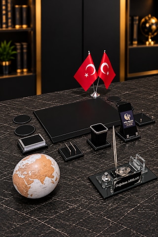 13 Parça Kristal Masa İsimlik Seti Kişiye Özel İsimli Lüks Ofis Sümen Takımı Türk Bayraklı