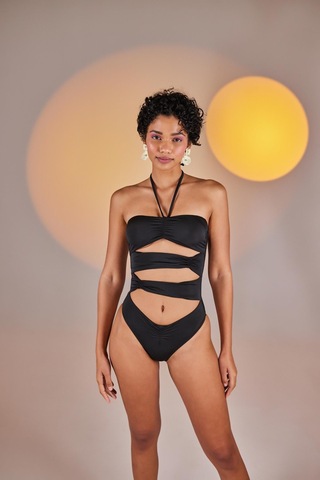 Holly Lolly Çıkarılabilir Çiçek Detaylı Cutout Kesim Premium Swagger Mayo Siyah