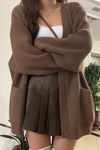 Kadın Oversize Cepli Düğmeli V Yaka Triko Hırka Kahverengi