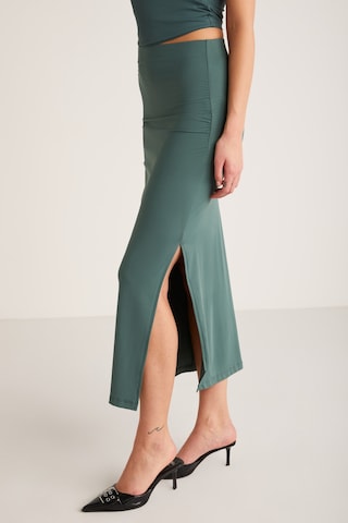 Ethıquet Madıson Kadın Slim Fit Dar Kesim Vücuda Oturan Yırtmaç Detaylı Beli Lastikli Örme Yeşil Ete