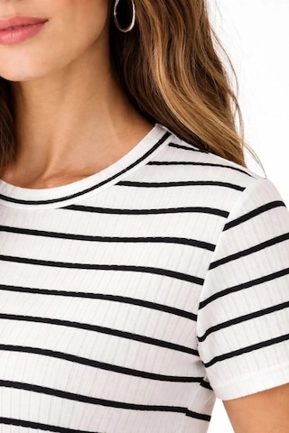 Tarzyeri Kadın Çizgili Yazlık Triko T-shirt Bisiklet Yaka Rahat Kalıp Tişört - Beyaz Çok Renkli