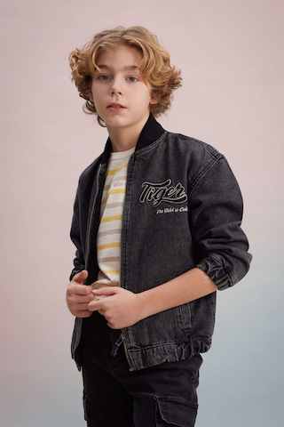 DeFacto Erkek Çocuk Kolej Yaka Fermuarlı Çift Cepli Mevsimlik Hafif Jean Bomber Ceket B5500A824SPNM36