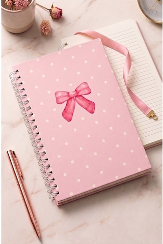 Kurdele Desenli Sert Kapak Spiralli Çizgili Defter 17x24cm 120 Yaprak 1 Adet Not Defteri Okul Büro Ofis Defteri Pembe